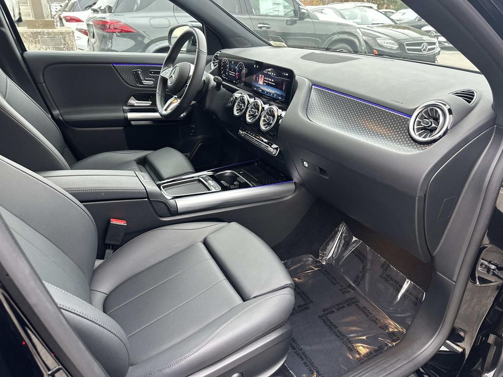 Thumbnail: 2025 Mercedes-Benz GLA - 19