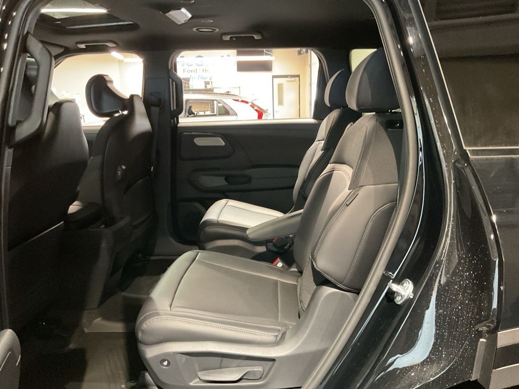 New 2027 Black Kia S image 21