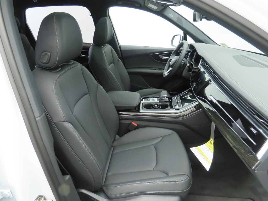 2025 Audi Q7  22