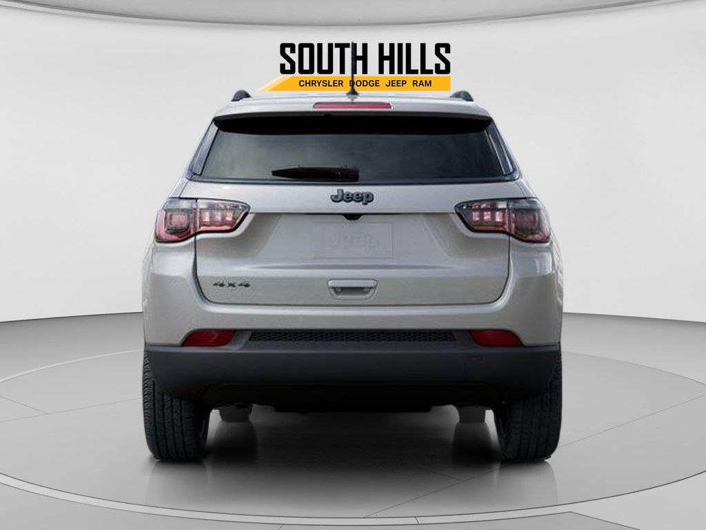 2026 Jeep Compass Latitude Silver at South Hills CDJR