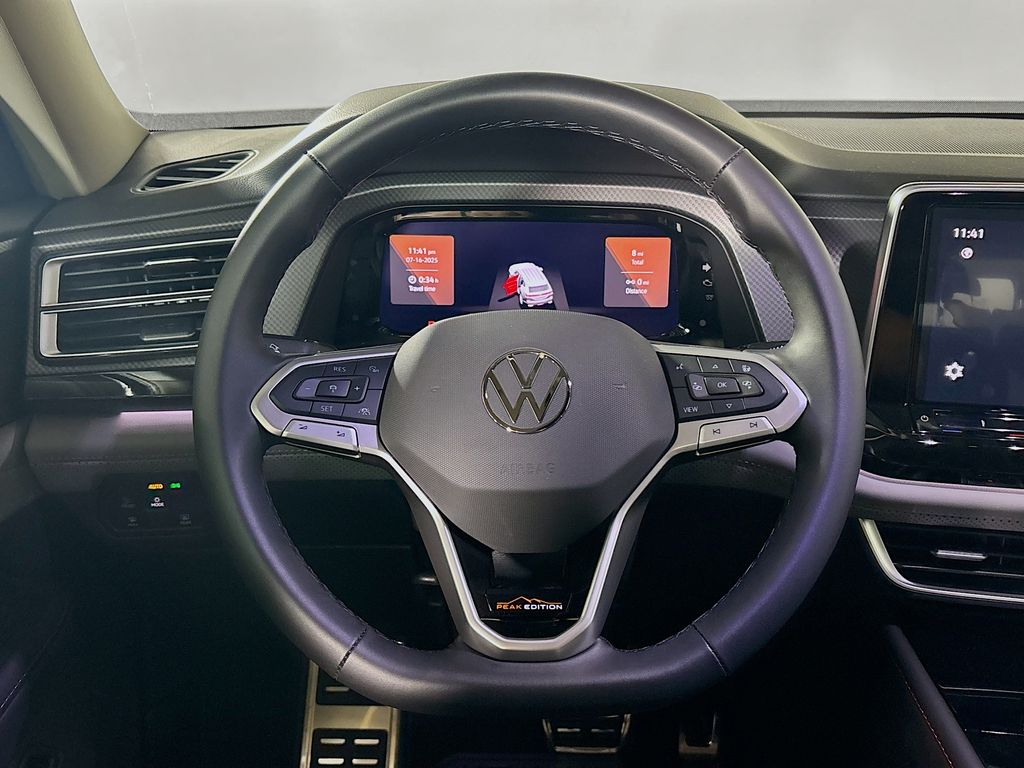 2025 Volkswagen Atlas 2.0T Peak Edition