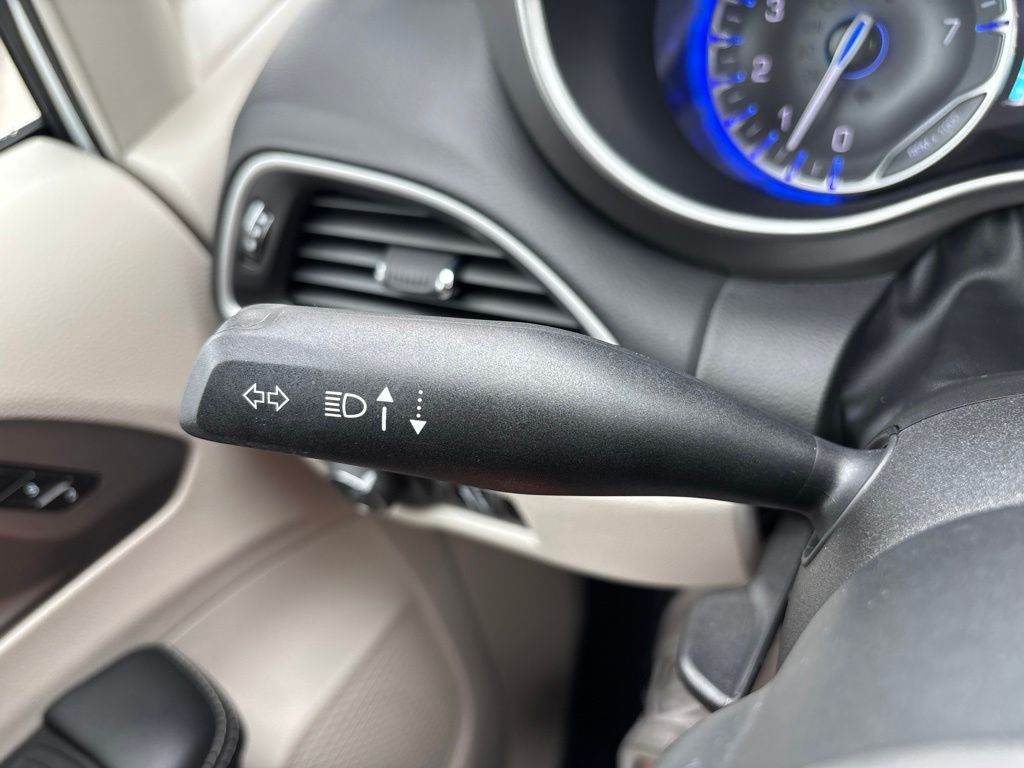 Used 2023 Chrysler Pacifica Van