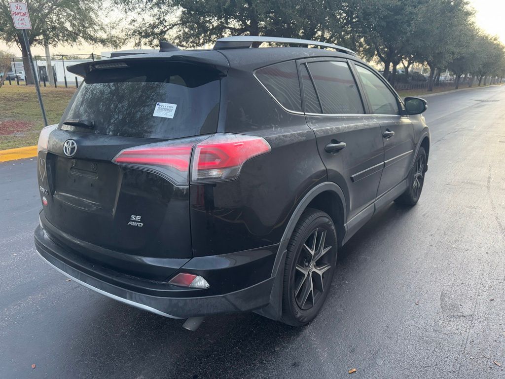 2018 Toyota RAV4 SE 5