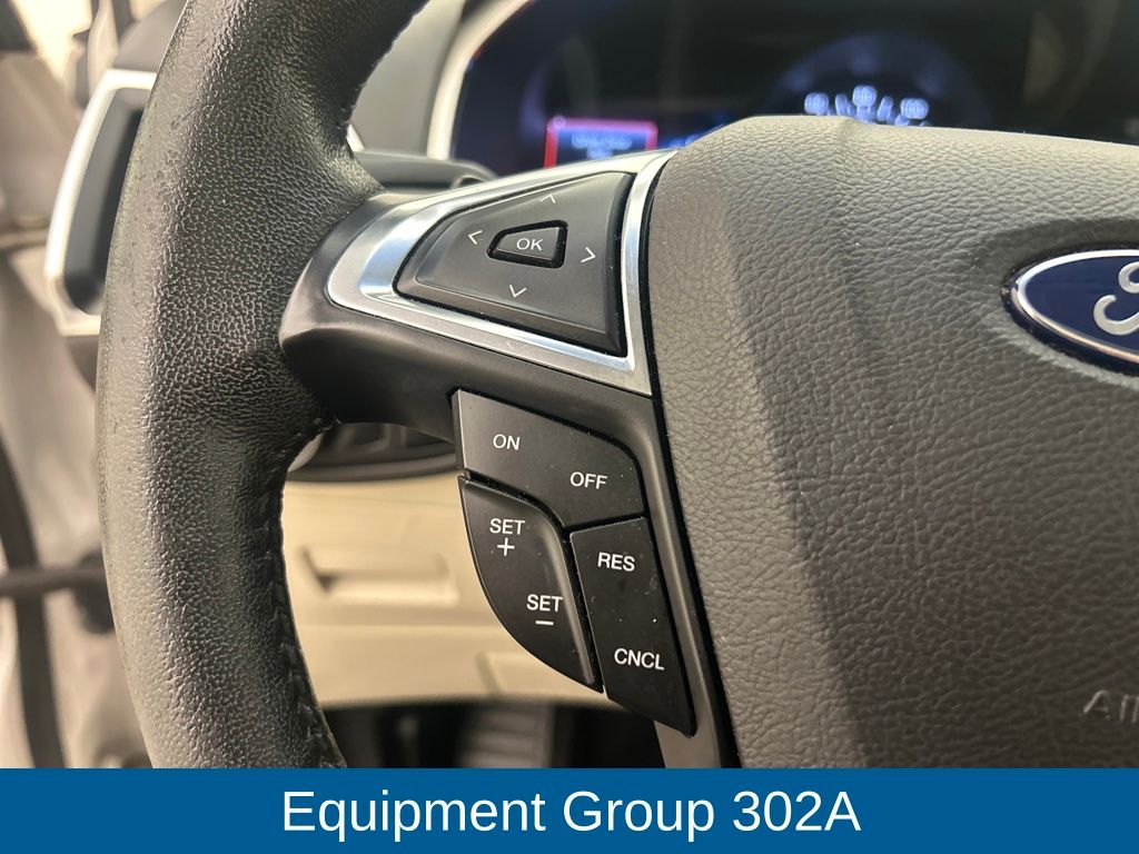 2016 Ford Edge Titanium photo 18