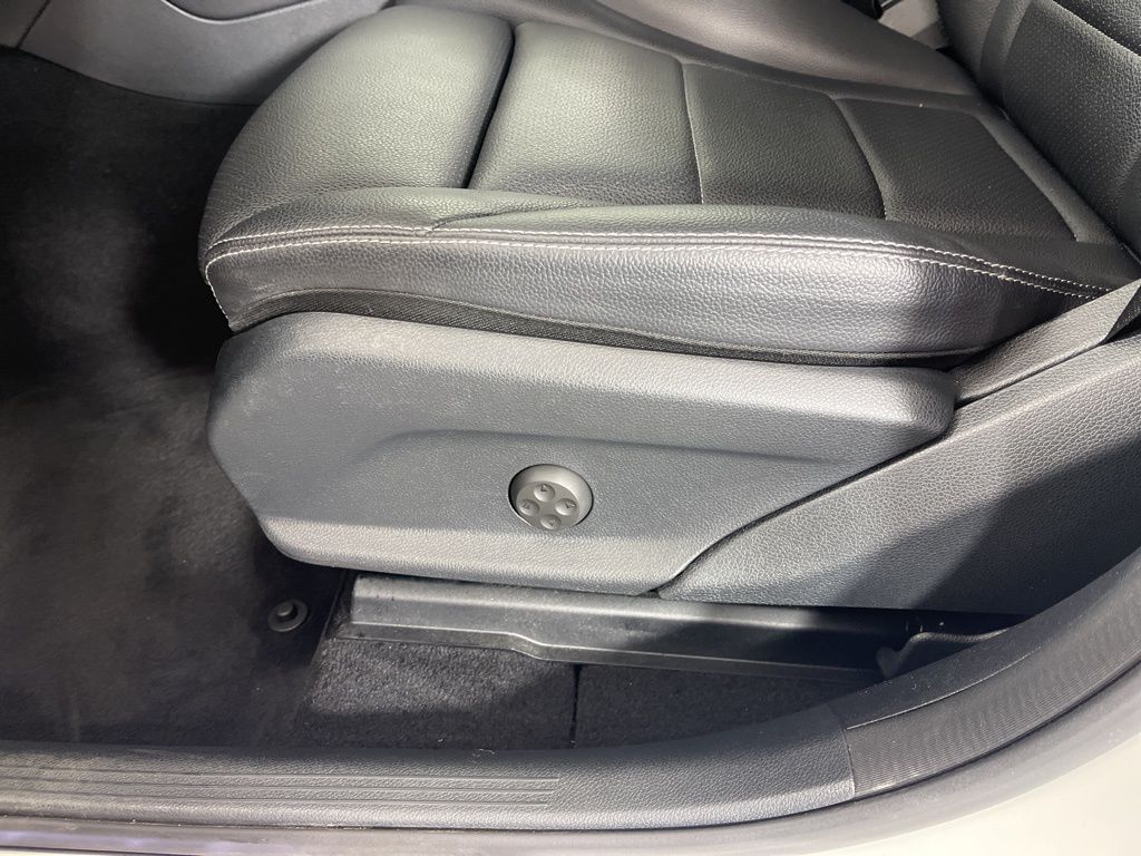 Thumbnail: 2022 Mercedes-Benz GLC - 25