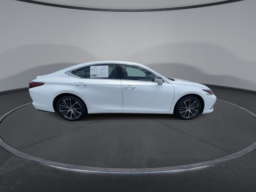 Thumbnail: 2025 Lexus ES - 9