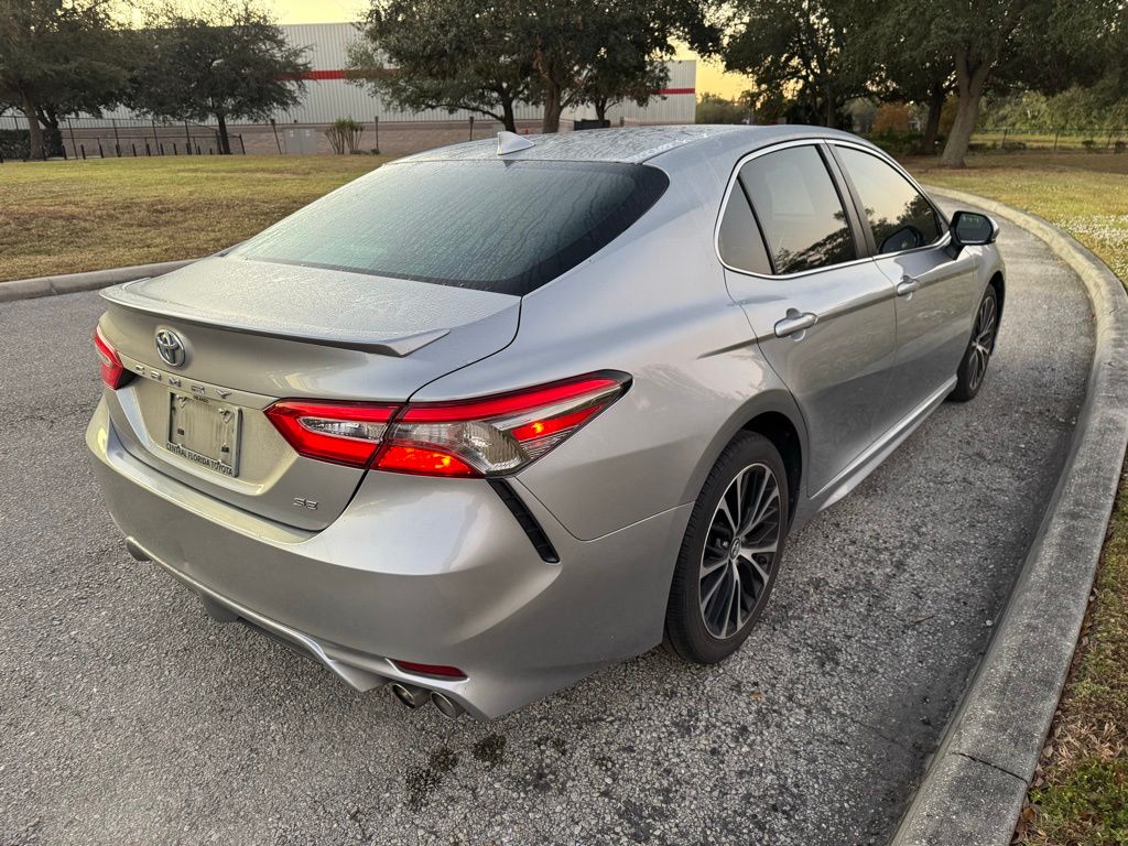 2019 Toyota Camry XLE 5