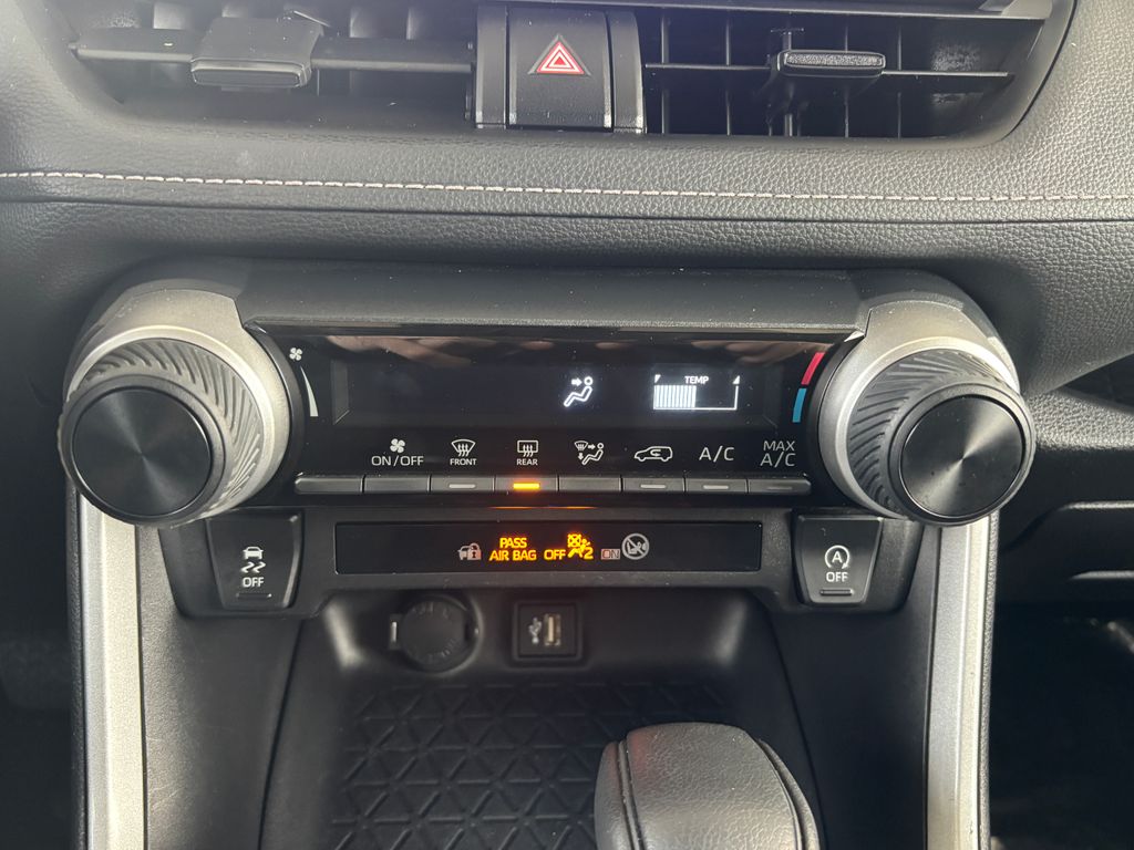 Thumbnail: 2024 Toyota RAV4 - 15