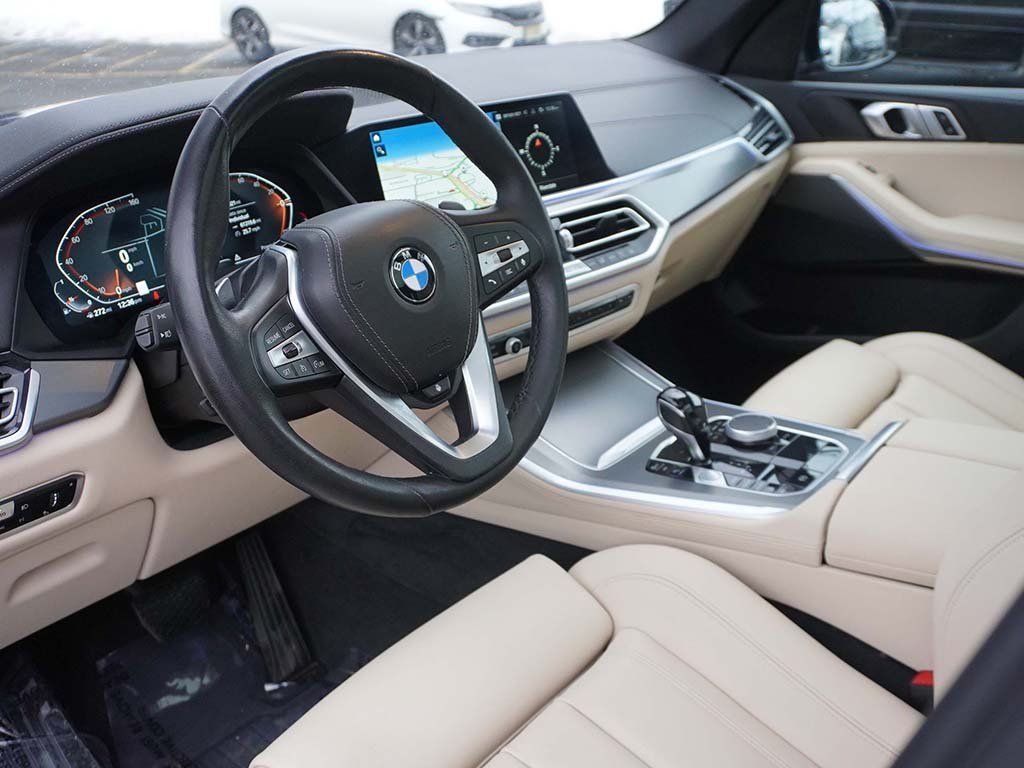 Used 2022 Gray BMW xDrive40i image 34