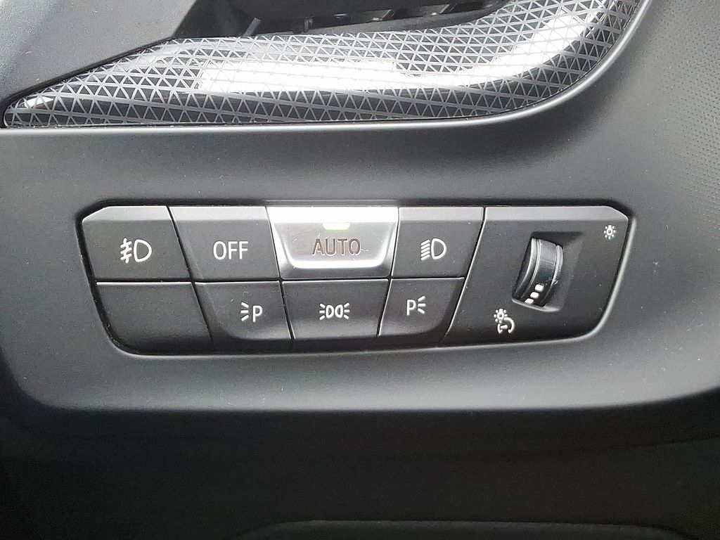 Thumbnail: 2021 BMW 2 Series - 23