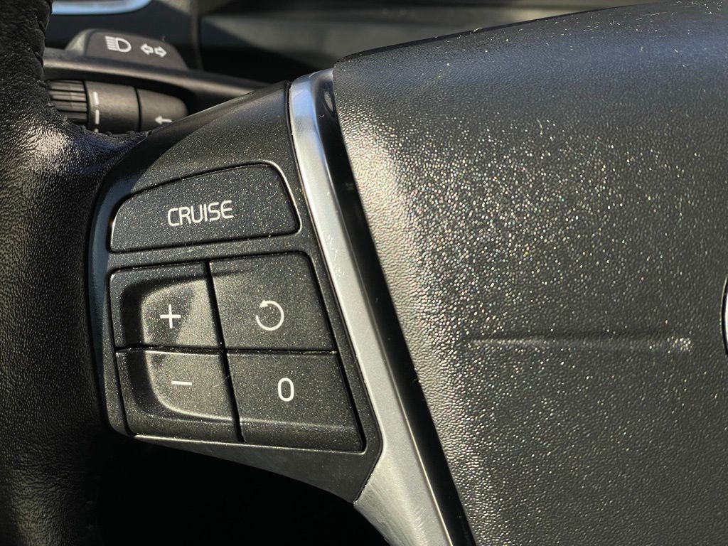 Thumbnail: 2016 Volvo V60 - 15