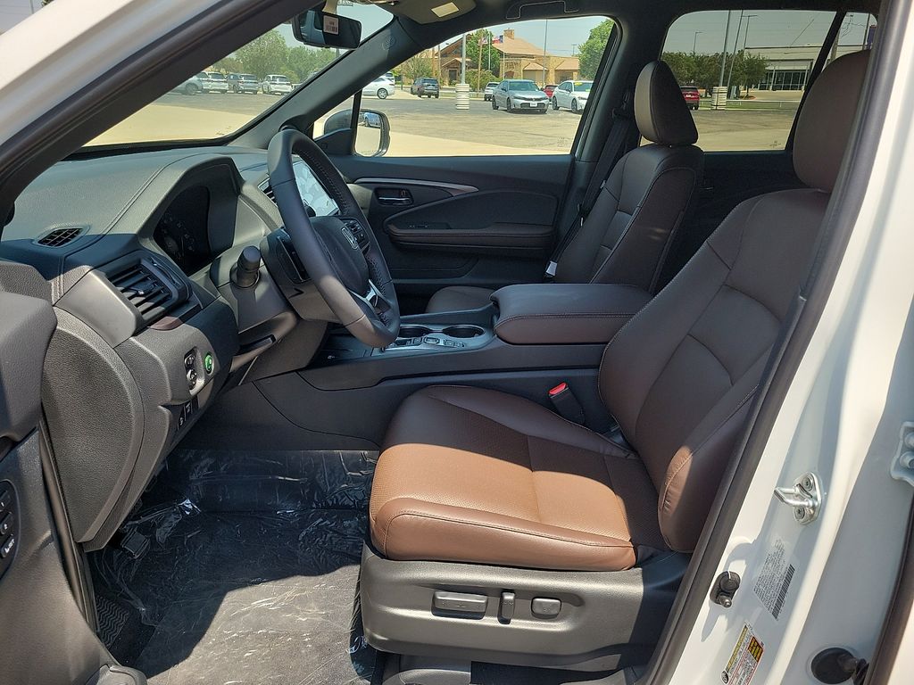2026 Honda Ridgeline RTL White at Brown Honda