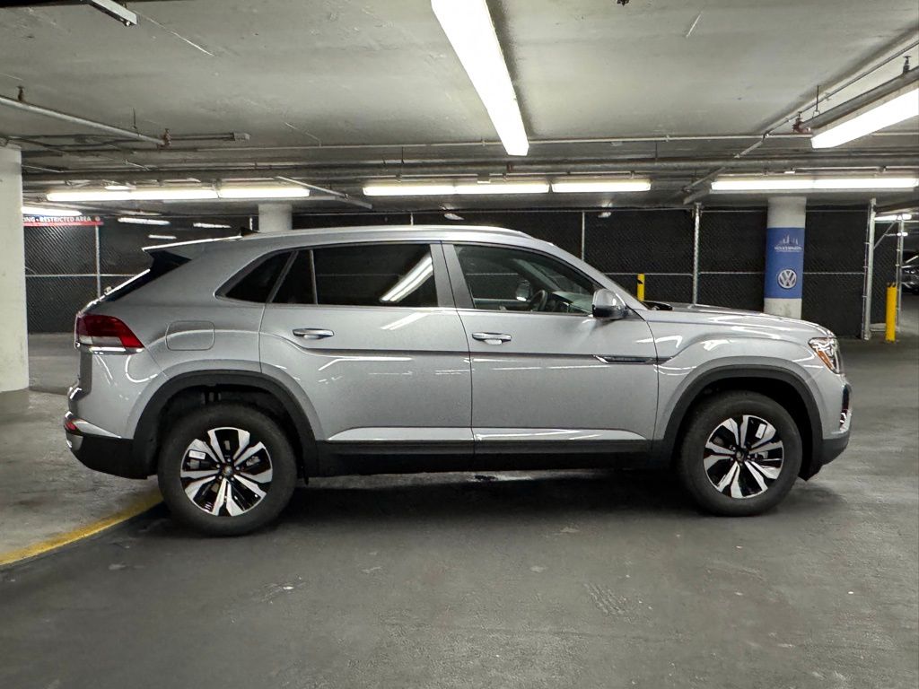 2026 Volkswagen Atlas Cross Sport SE photo 28