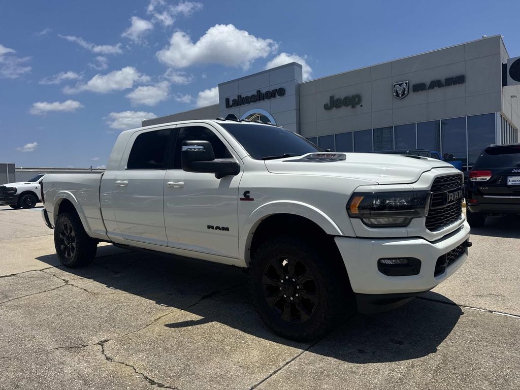 Pearl White 2024 RAM 2500 Pickup Truck Four-Wheel Drive 6-Speed Automatic