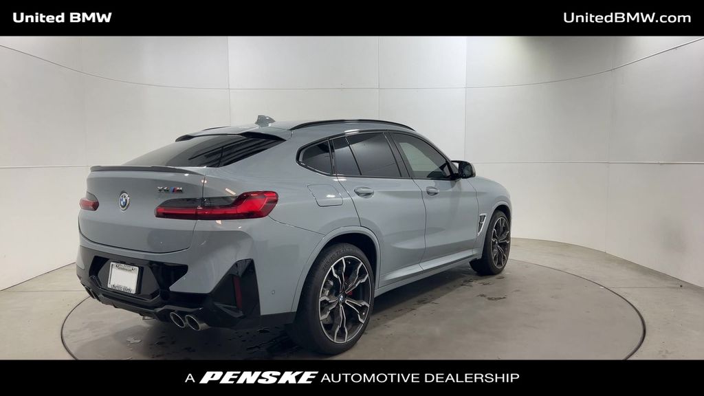 2024 BMW X4 M 8