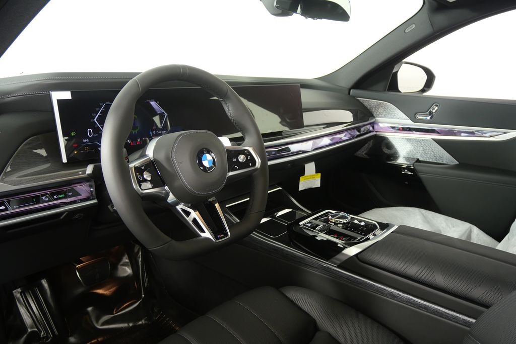 Thumbnail: 2026 BMW 7 Series - 13