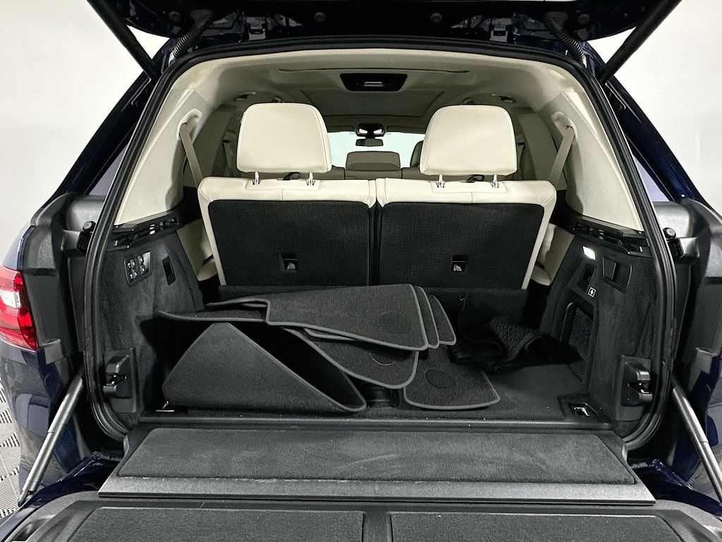 2022 BMW X7 xDrive40i 27