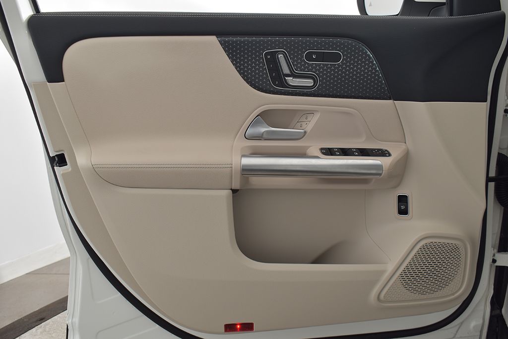 Thumbnail: 2026 Mercedes-Benz GLA - 11