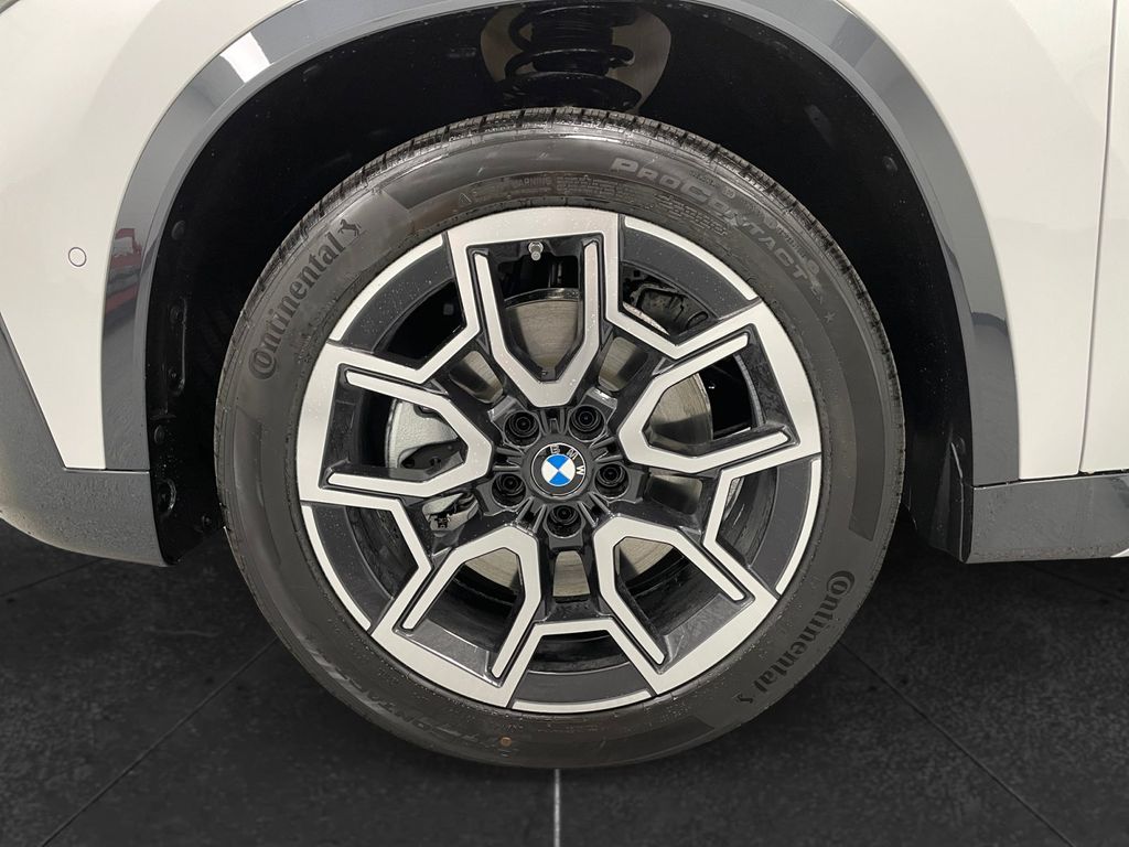 New 2026 Mineral White Metallic BMW xDrive28i image 11
