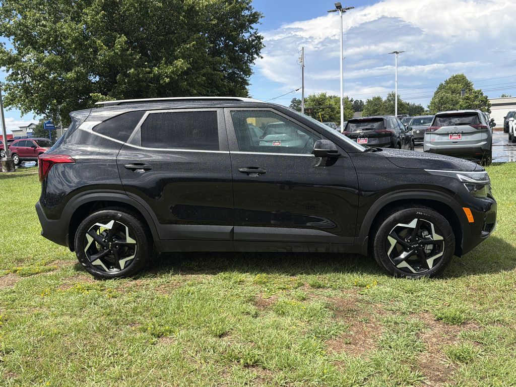 Used 2025 Kia Seltos SUV