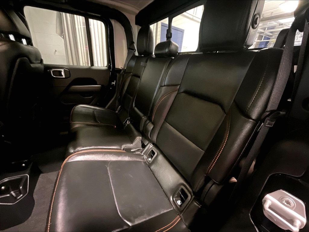 2021 Jeep Gladiator — photo 15