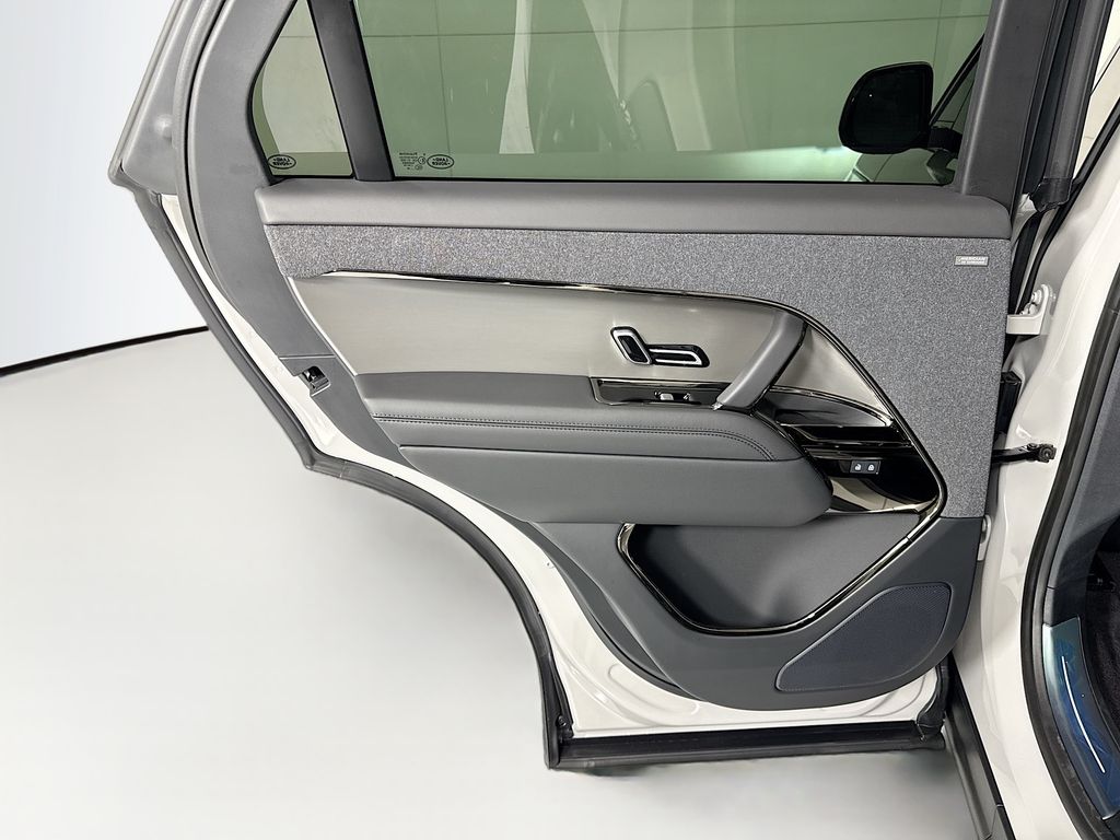 Thumbnail: 2026 Land Rover Range Rover Sport - 28