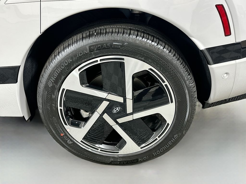 Thumbnail: 2026 Hyundai Ioniq - 23