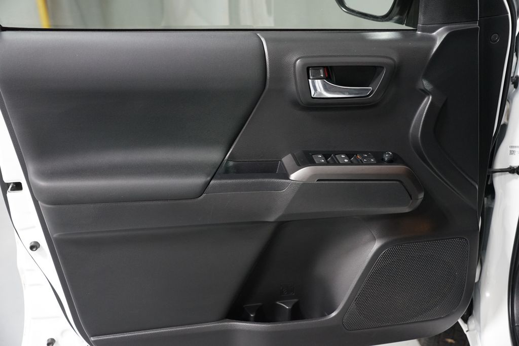 Thumbnail: 2023 Toyota Tacoma - 25