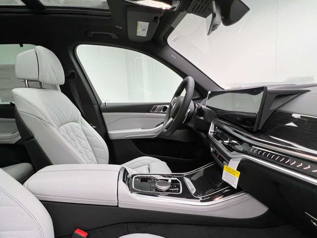 Thumbnail: 2026 BMW X5 - 6