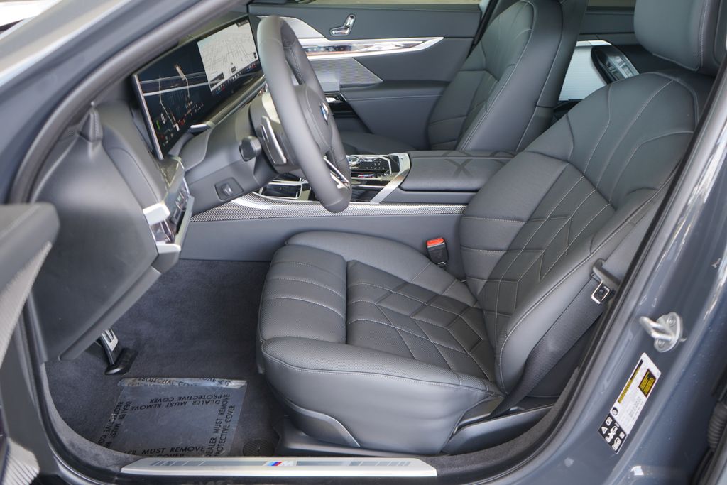 Thumbnail: 2025 BMW 7 Series - 11
