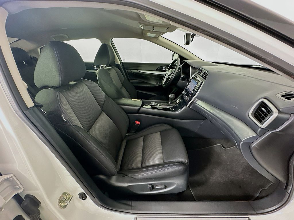 Thumbnail: 2017 Nissan Maxima - 28