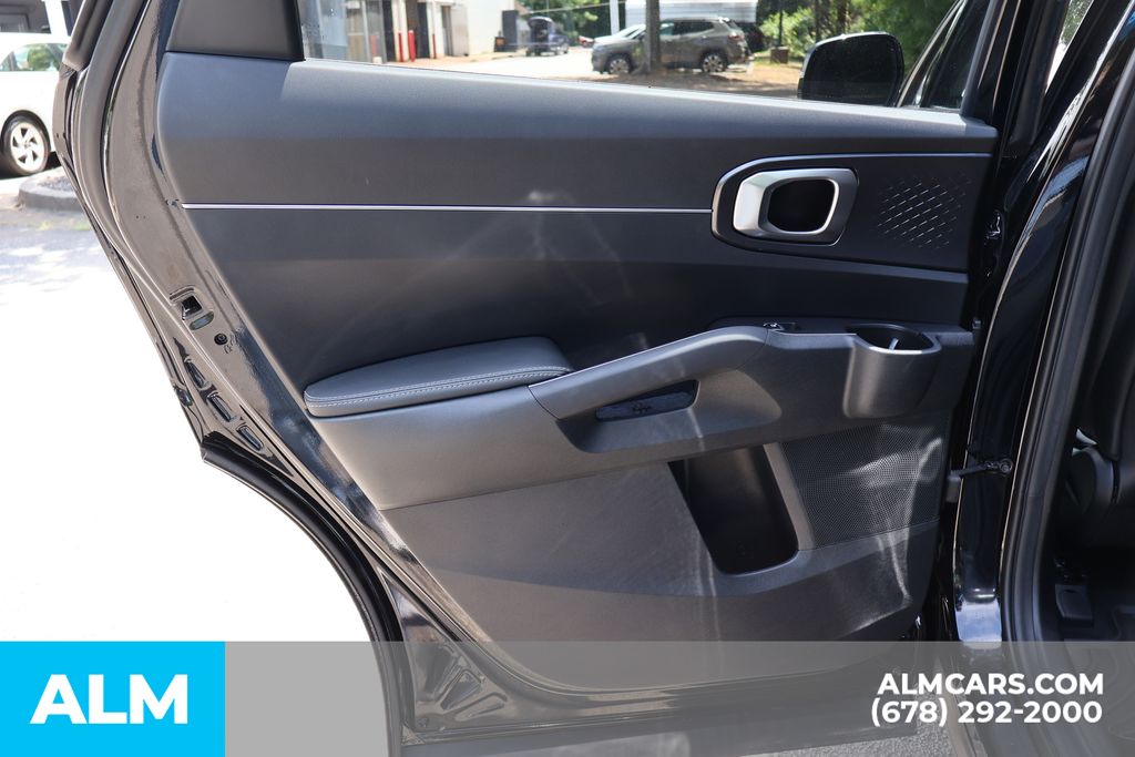 Used 2025 Black Kia S image 18