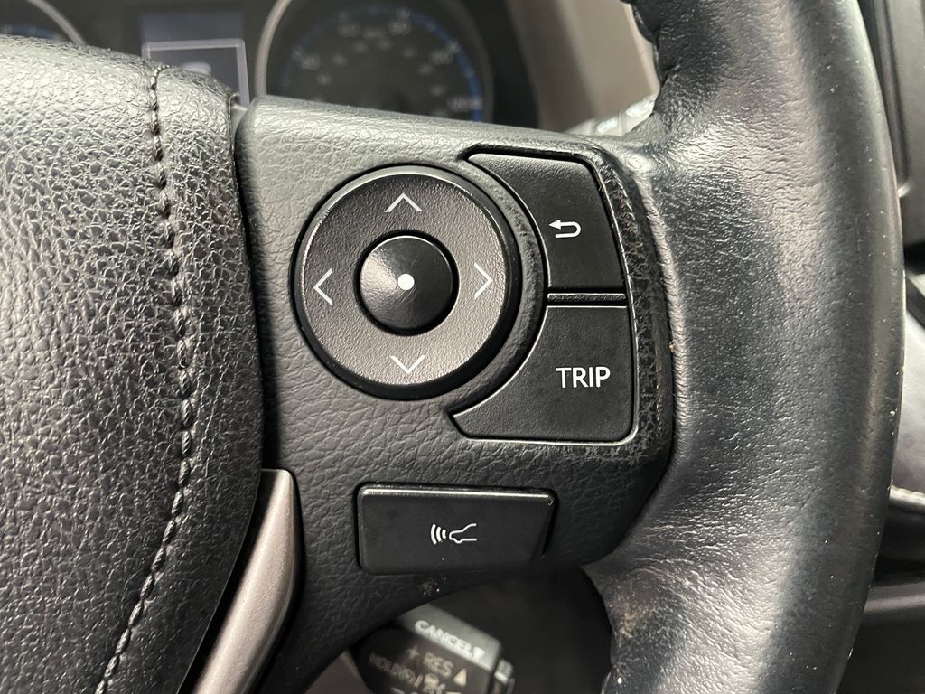 Thumbnail: 2018 Toyota RAV4 - 22