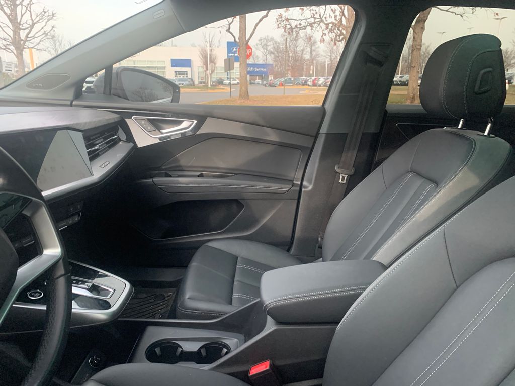 Thumbnail: 2023 Audi Q4 e-tron - 4