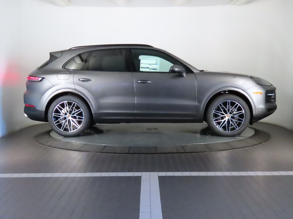 Thumbnail: 2025 Porsche Cayenne - 8