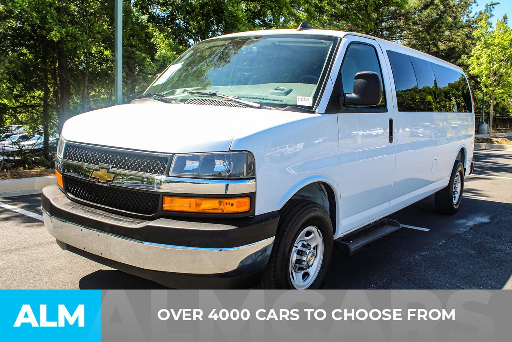Used 2025 White Chevrolet LT image 3