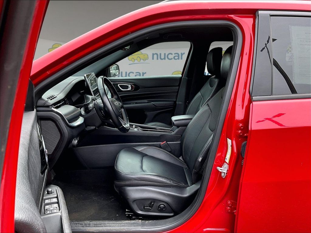 2022 Jeep Compass — photo 12