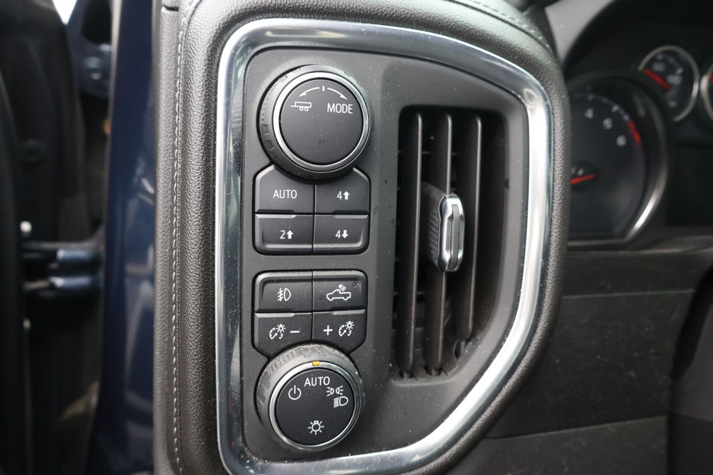 Thumbnail: 2020 Chevrolet Silverado 1500 - 18