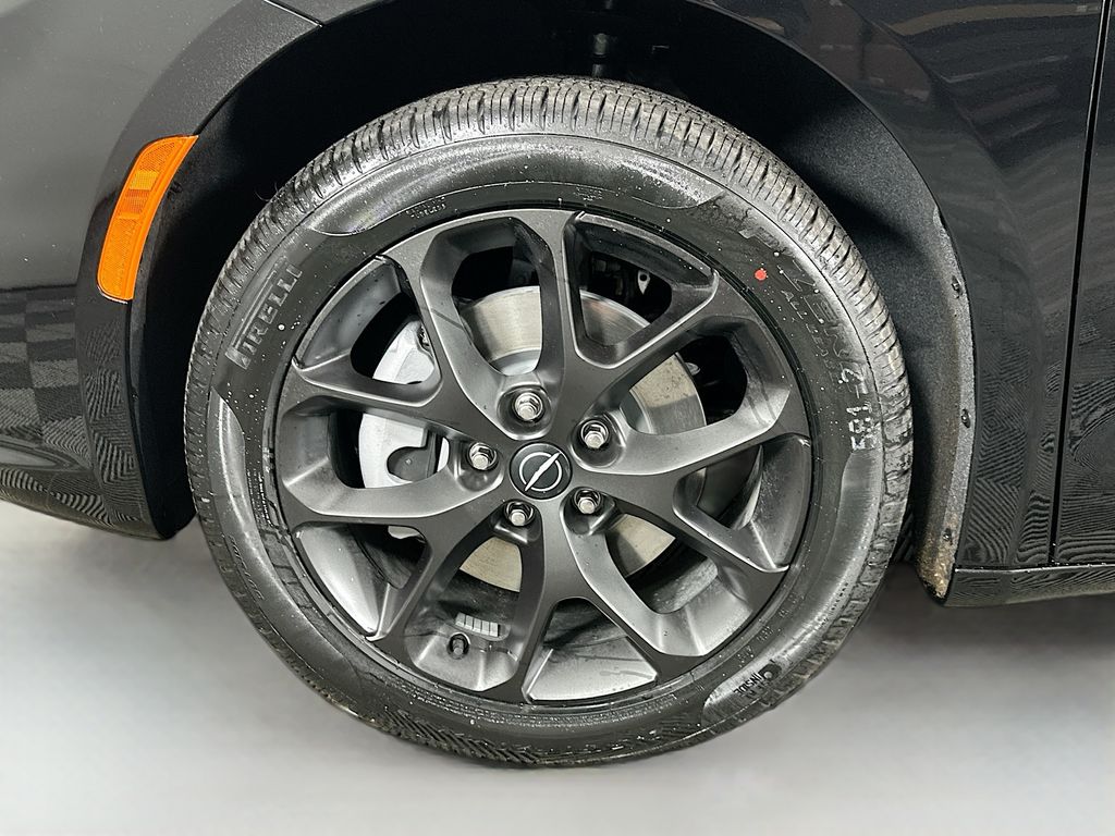 New 2026 Black Chrysler Select image 17