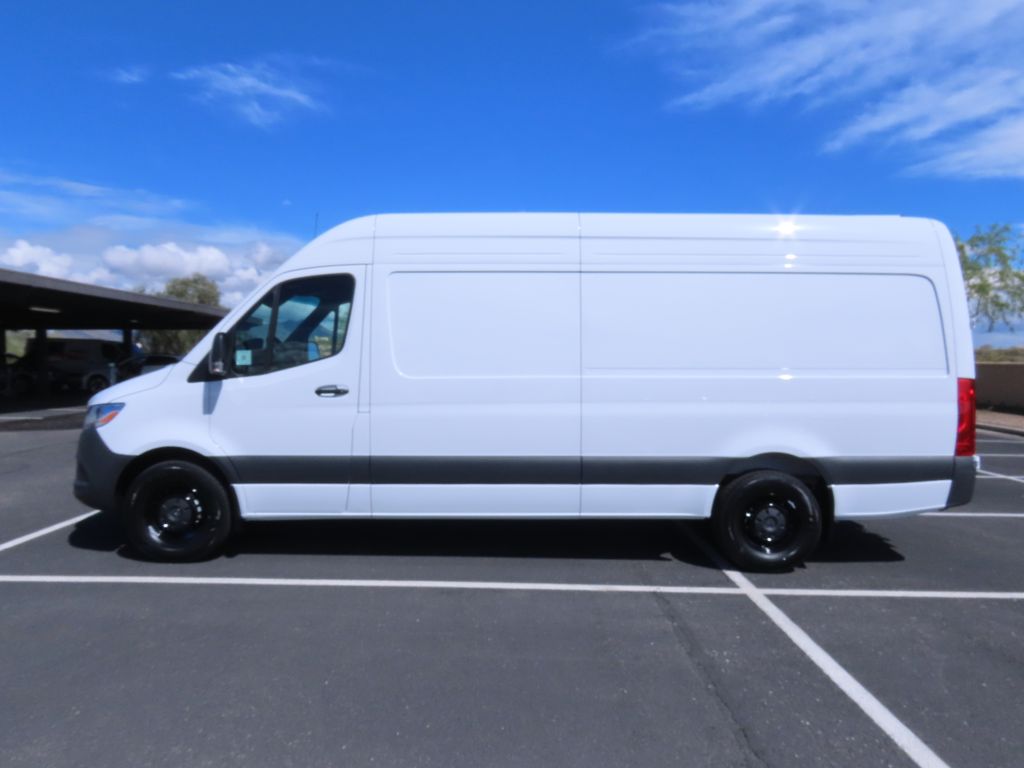 2024 Mercedes-Benz Sprinter 2500 8