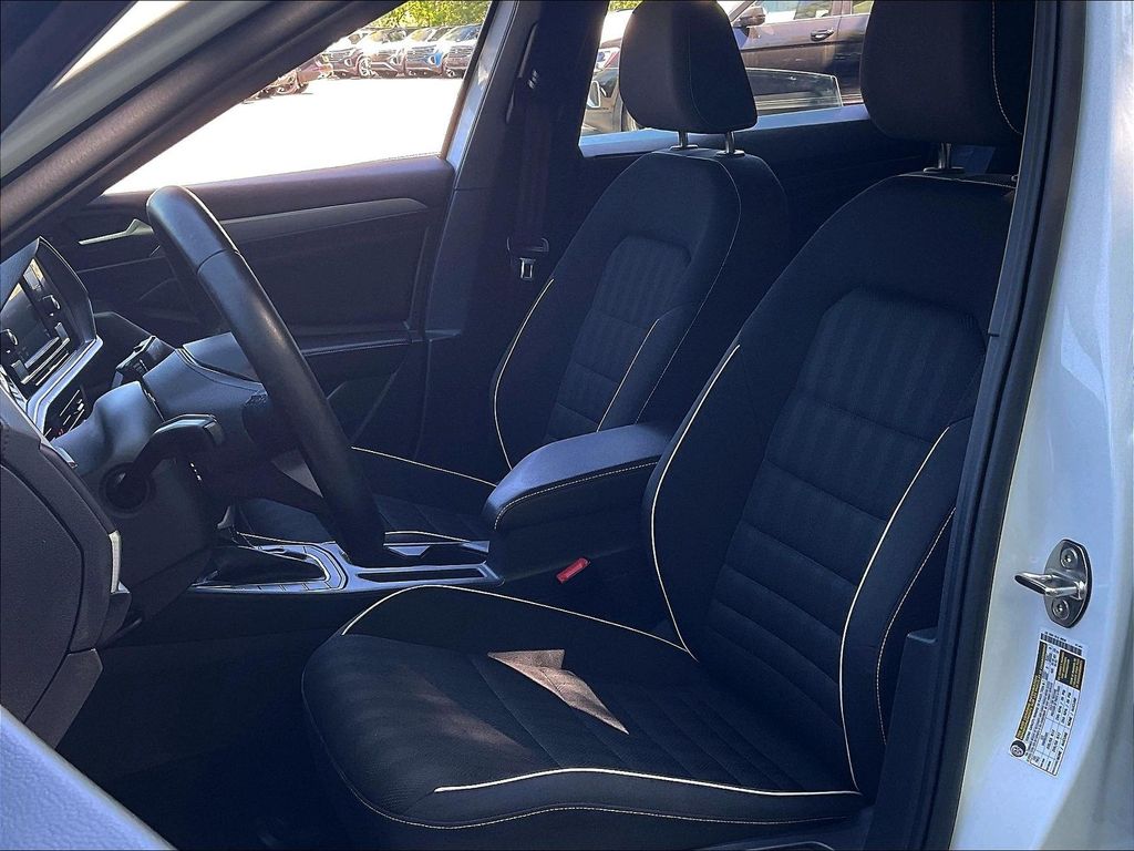 2023 Volkswagen Jetta — photo 10