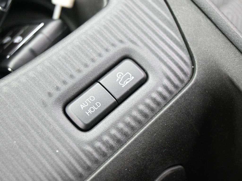 New 2026 Diamond Black Crystal Pearlcoat Jeep Laredo image 24