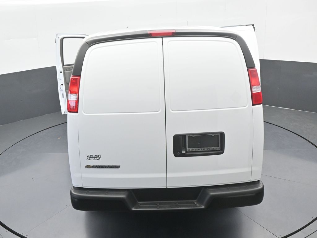 New 2025 Summit White Chevrolet Work Van image 62