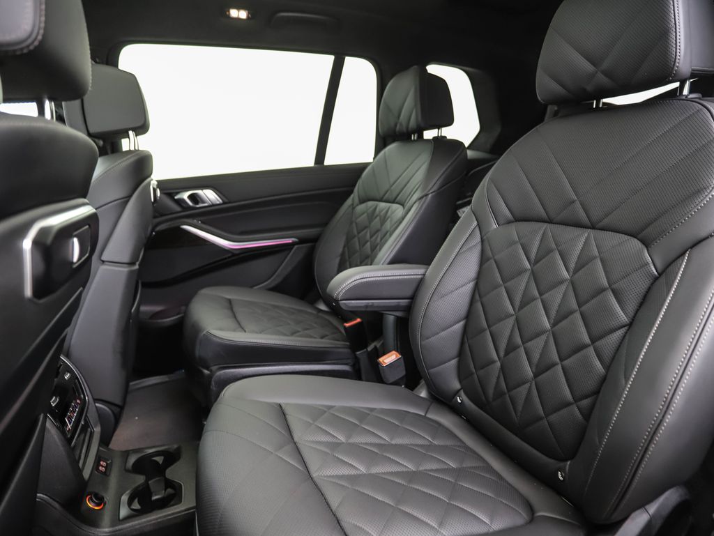 Thumbnail: 2025 BMW X7 - 22