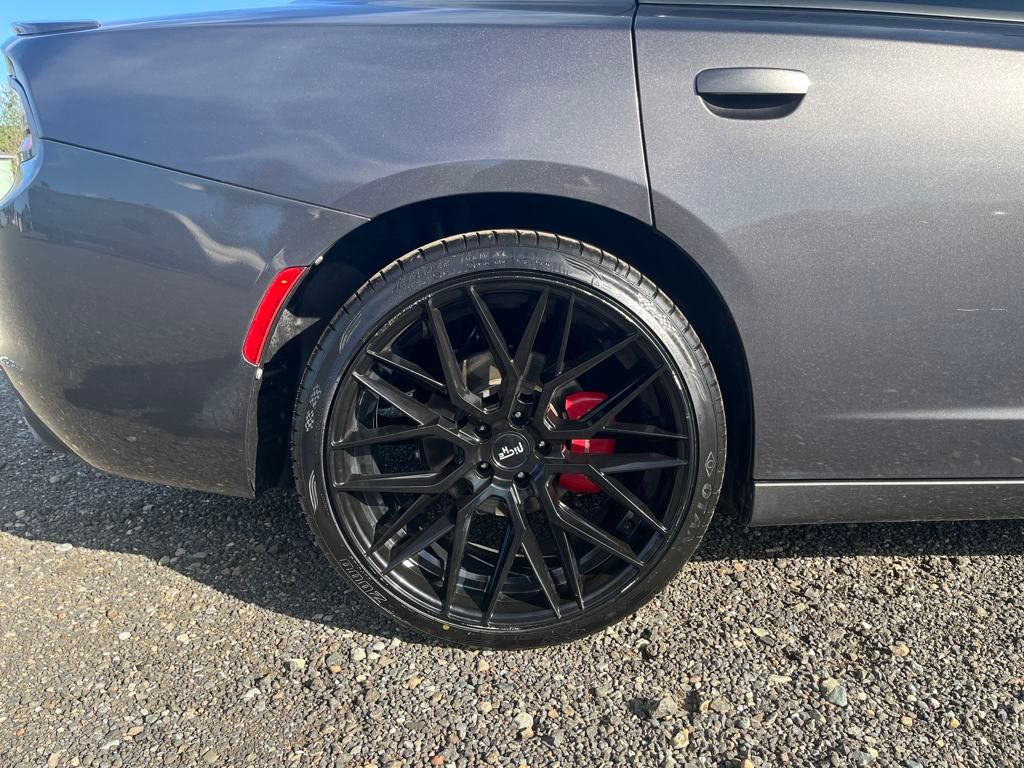 2017 Granite Crystal Metallic Clearcoat Dodge Charger R/T RWD Sedan