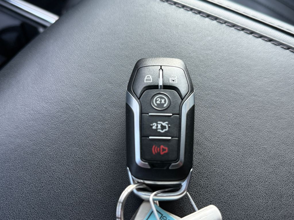 Used 2015 Red Ford Platinum image 90