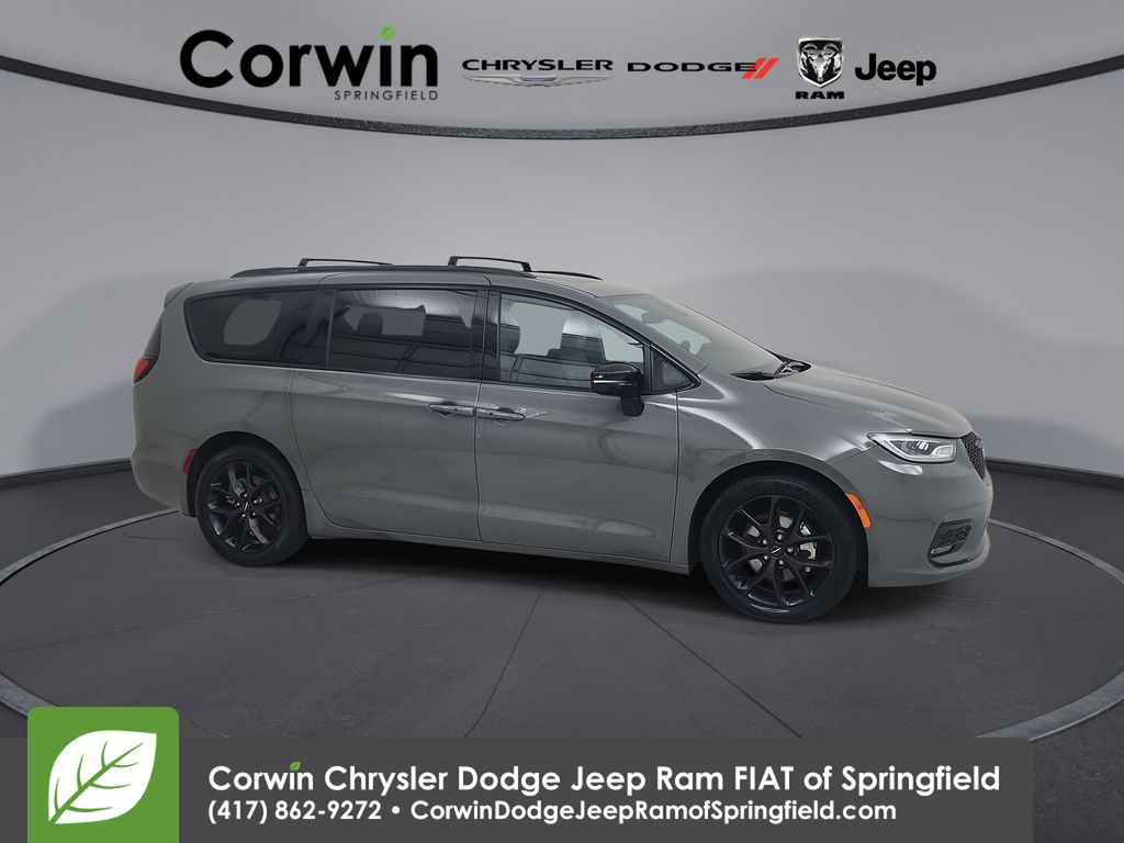 Ceramic Gray Clearcoat 2025 Chrysler Pacifica Limited FWD Minivan Front-Wheel Drive 9-Speed Automatic