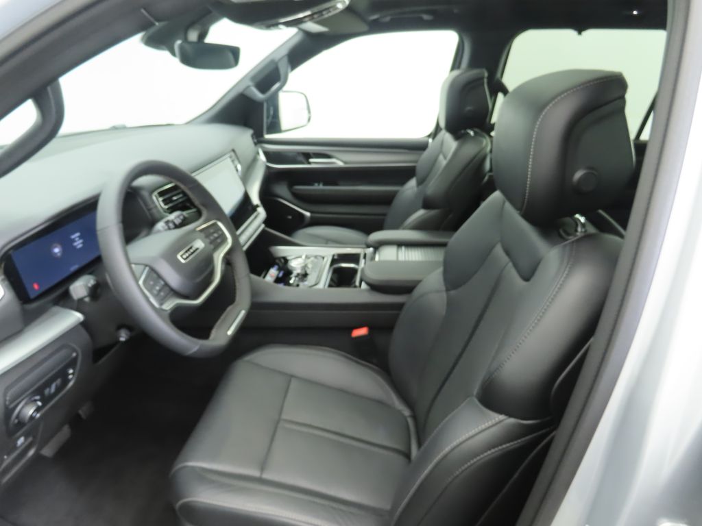 Thumbnail: 2024 Jeep Wagoneer - 20