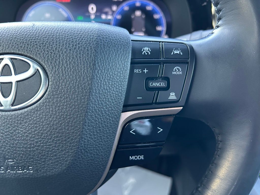 Thumbnail: 2023 Toyota Crown - 18