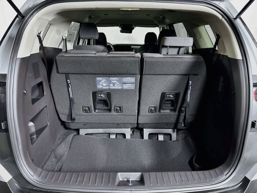 2027 Kia Carnival LX